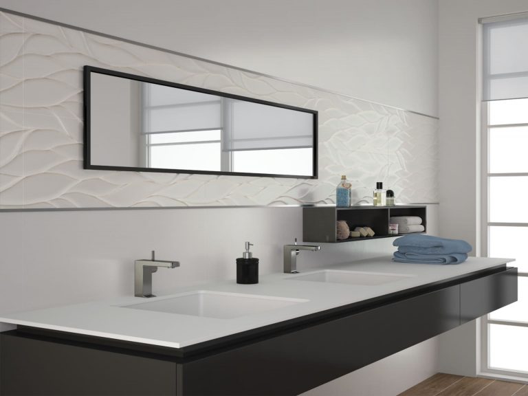 Интерьер ванной комнаты с испанской плиткой Saloni ceramica
